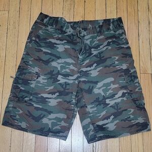 TRUE ROCK Green Camouflage Cargo Shorts